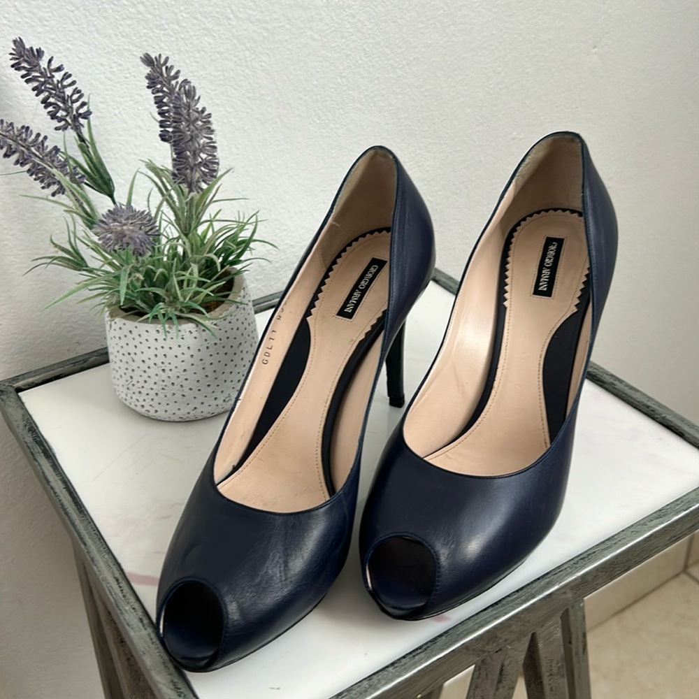 Giorgio Armani blue patent leather heels. Size 40 1/2 without  box.